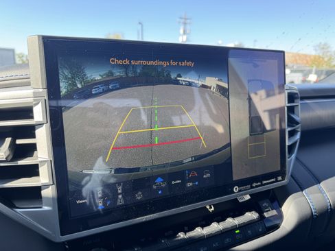 Used 2023 Toyota Tundra Platinum AWD/4WD image 26