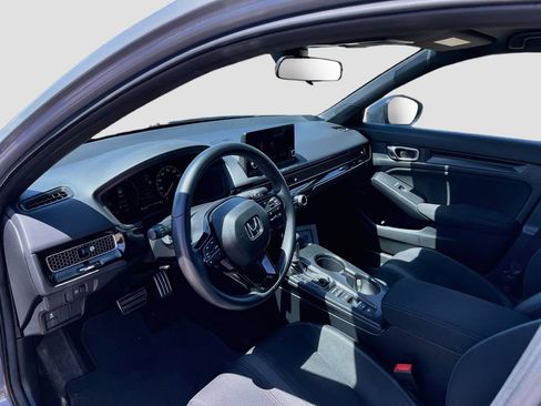 Used 2025 Honda Civic Sport image 9