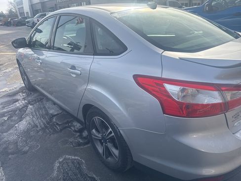 Used 2014 Ford Focus SE w/ SE Sport Package image 7