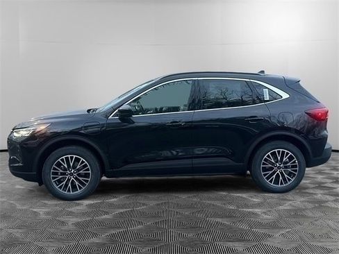 New 2026 Ford Escape SE w/ PHEV Premium Package image 2