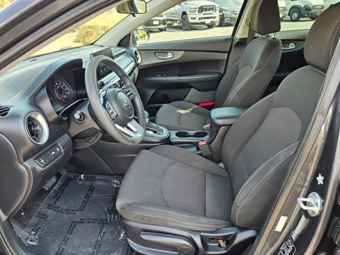 Used 2019 Kia Forte LXS FWD image 16