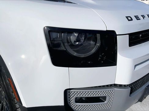 Used 2025 Land Rover Defender 110 S image 25
