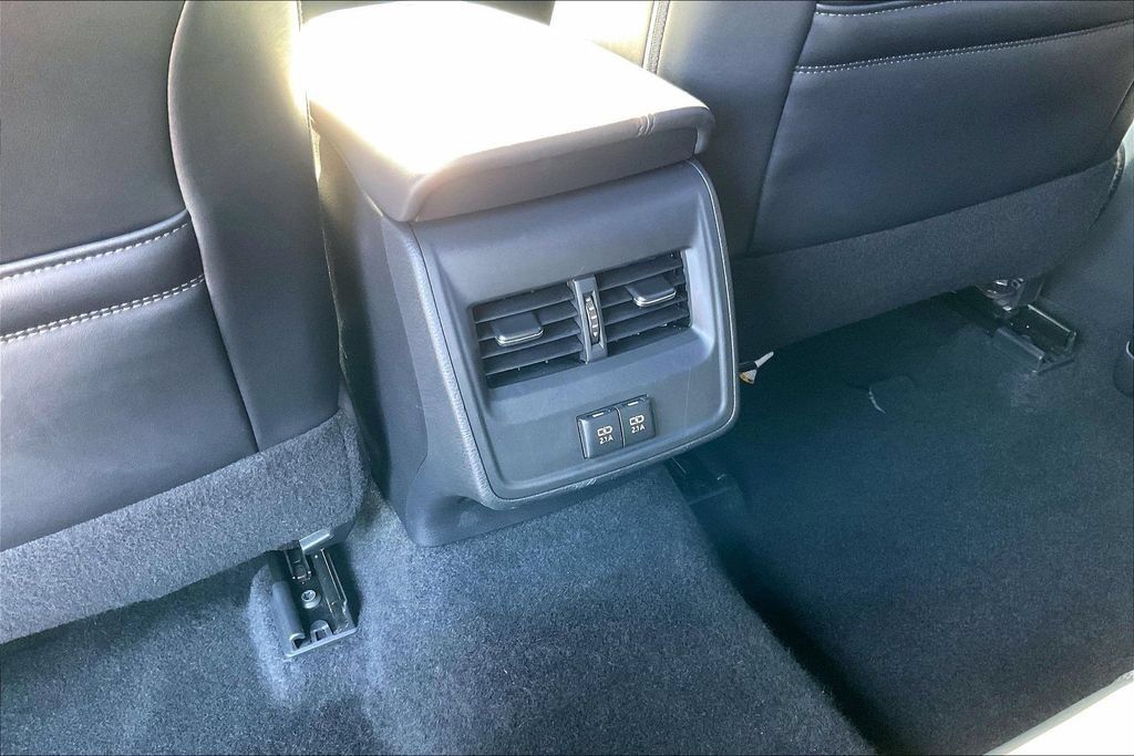 Used 2019 Toyota Avalon XSE FWD image 33