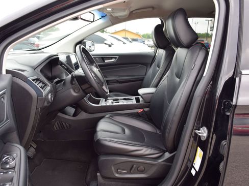 Used 2022 Ford Edge Titanium w/ Equipment Group 301A AWD/4WD image 18