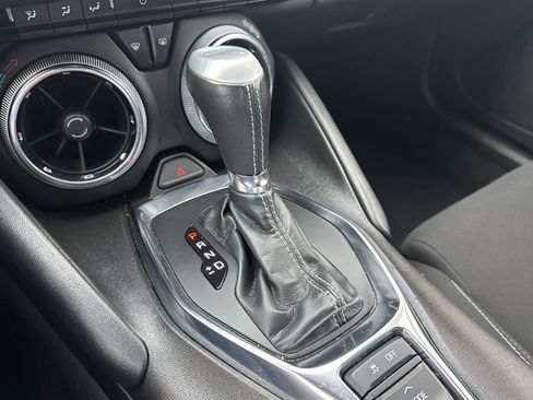 Used 2022 Chevrolet Camaro LT RWD image 15