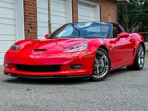 Used 2012 Chevrolet Corvette Grand Sport w/ 2LT Preferred Equipment Group RWD image 11