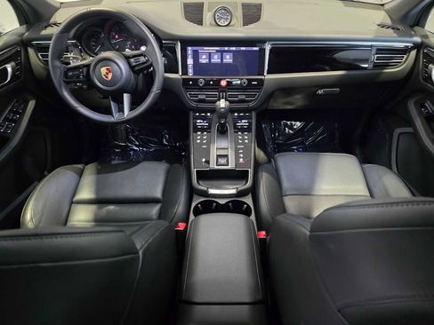 Used 2024 Porsche Macan image 21