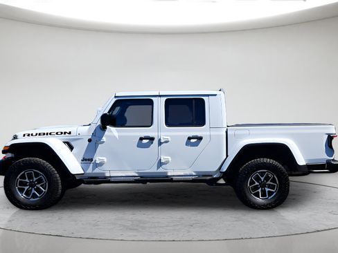 Used 2024 Jeep Gladiator Rubicon AWD/4WD image 6
