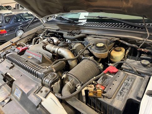 Used 2004 Ford F450 2WD Crew Cab Super Duty image 21