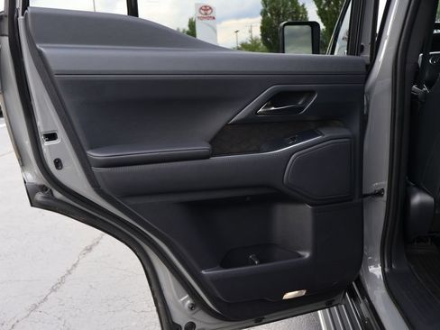 Used 2024 Lexus GX 550 w/ Cold Area Package AWD/4WD image 16