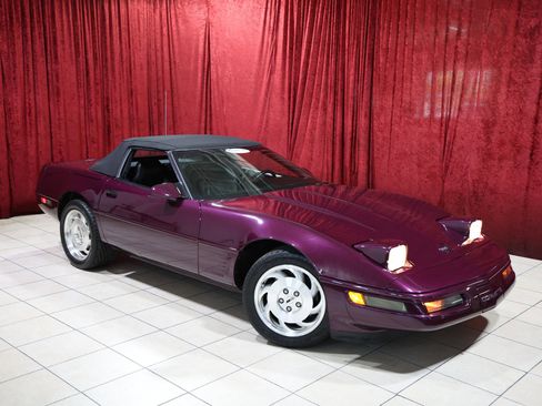 Used 1996 Chevrolet Corvette Convertible image 2