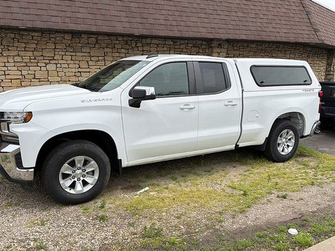 Used 2021 Chevrolet Silverado 1500 LT w/ Remote Start Package AWD/4WD image 4
