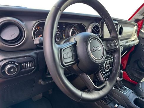 Certified 2022 Jeep Wrangler Unlimited Sport w/ Sun And Sound Package AWD/4WD image 15