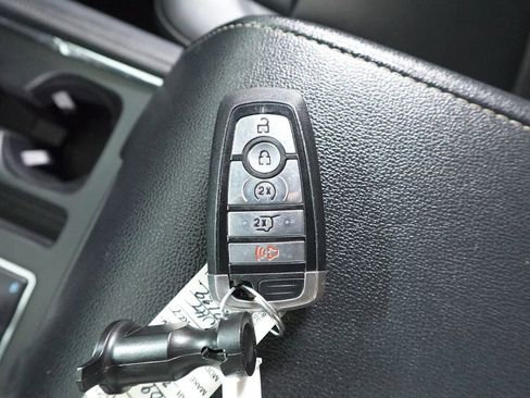 Used 2024 Ford Expedition Max XLT image 32