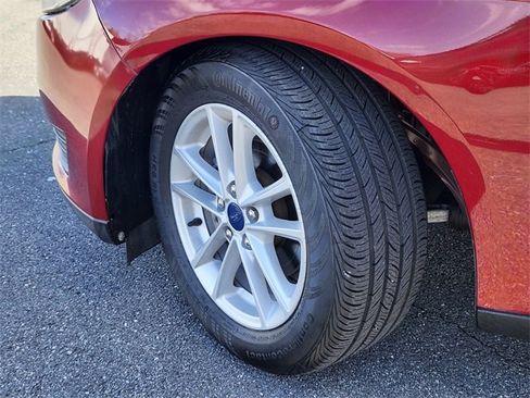 Used 2017 Ford Focus SE image 31