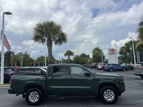 Used 2024 Nissan Frontier SV w/ Technology Package AWD/4WD image 11