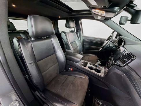 Used 2020 Jeep Grand Cherokee Altitude image 26