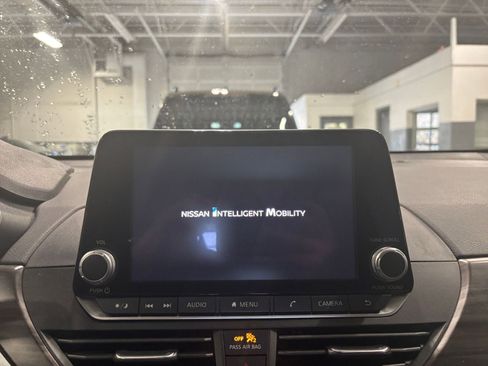 Used 2025 Nissan Altima 2.5 SV image 21