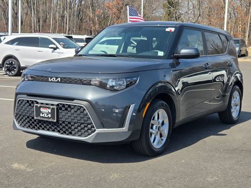 Used 2023 Kia Soul LX w/ LX Technology Package image 7