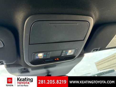 Used 2025 Ford Explorer ST-Line AWD/4WD image 21