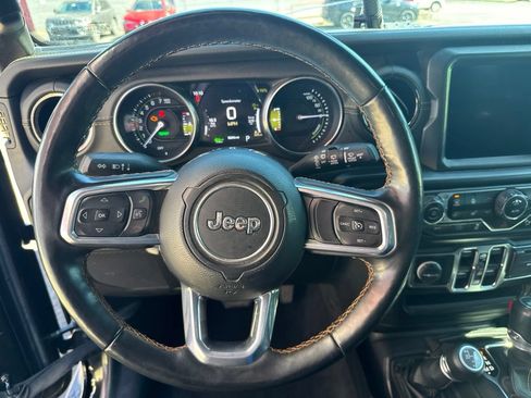 Used 2021 Jeep Wrangler Unlimited Sahara AWD/4WD image 36