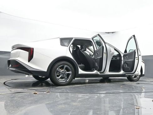 Used 2025 Kia K4 LXS image 72