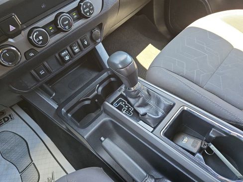 Used 2019 Toyota Tacoma TRD Off-Road image 26