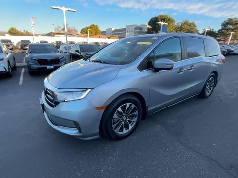 Certified 2023 Honda Odyssey EX-L image 4