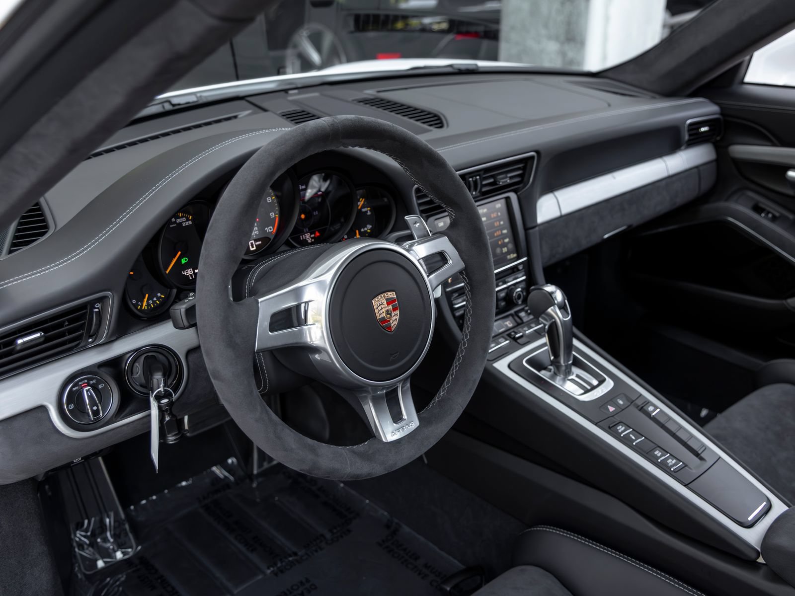 Certified 2015 Porsche 911 GT3 RWD image 4