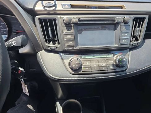 Used 2014 Toyota RAV4 XLE w/ Preferred Accessory Package FWD image 39