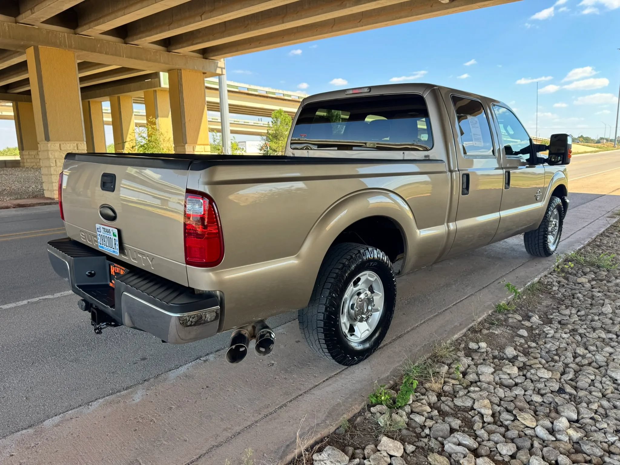 Used 2011 Ford F250 XLT w/ XLT Premium Pkg RWD image 3