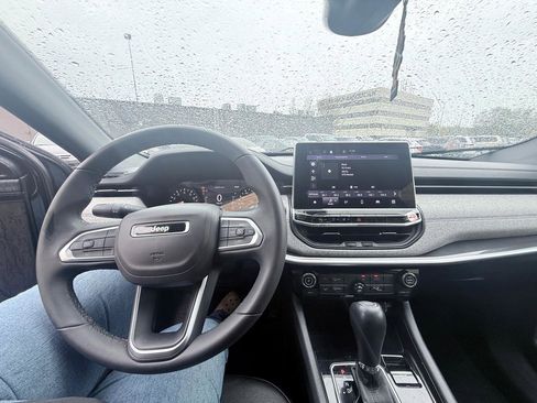 Used 2024 Jeep Compass Latitude w/ Altitude Special Edition image 14