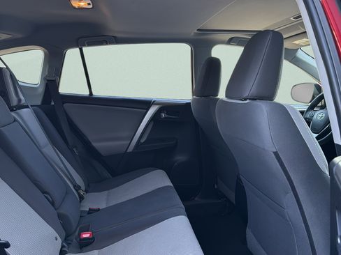 Used 2015 Toyota RAV4 XLE FWD image 29