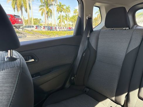 Used 2023 Nissan Rogue SV image 11