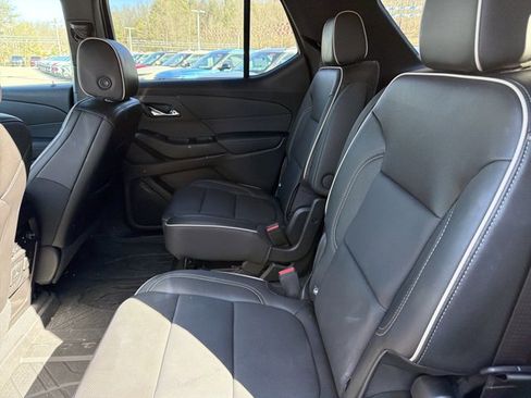 Used 2023 Chevrolet Traverse Premier w/ Redline Edition image 13