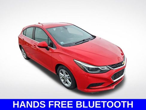 Used 2017 Chevrolet Cruze LT w/ Convenience Package FWD image 3
