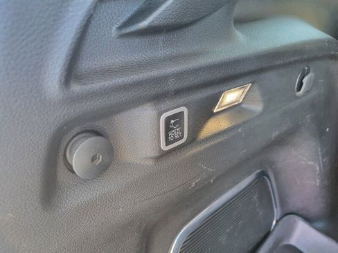 Used 2023 Jeep Grand Cherokee L Limited w/ Luxury Tech Group II image 8