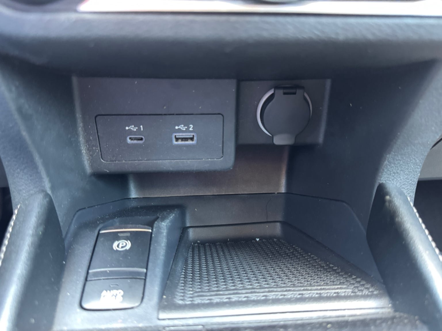 Used 2024 Nissan Kicks SV FWD image 25