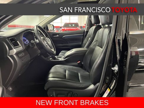 Used 2018 Toyota Highlander SE image 11