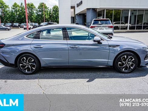 Used 2025 Hyundai Sonata SEL FWD image 8