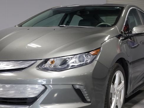 Used 2017 Chevrolet Volt LT w/ Comfort Package FWD image 26
