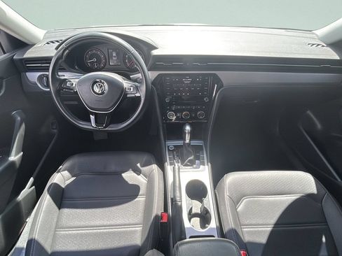 Used 2020 Volkswagen Passat 2.0T SE FWD image 12