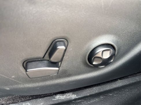 Used 2018 Jeep Cherokee Overland image 20