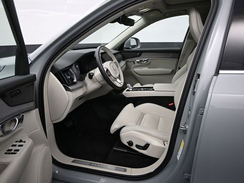 New 2026 Volvo XC90 B6 Ultra w/ Protection Package AWD/4WD image 9