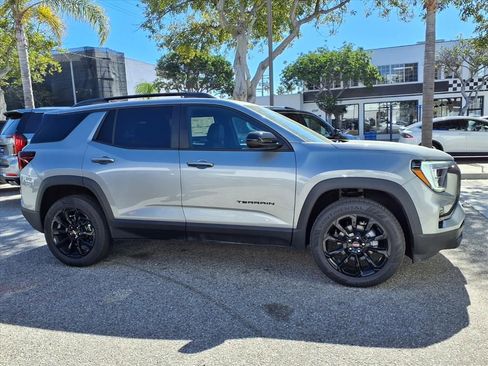 Used 2026 GMC Terrain Elevation w/ Elevation Premium Package AWD/4WD image 4