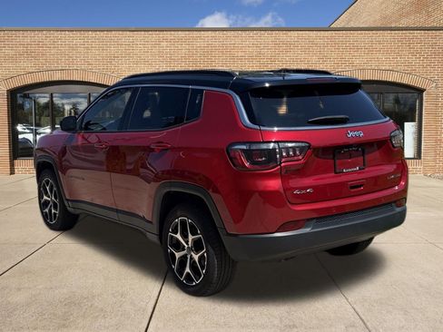 Used 2025 Jeep Compass Limited AWD/4WD image 29