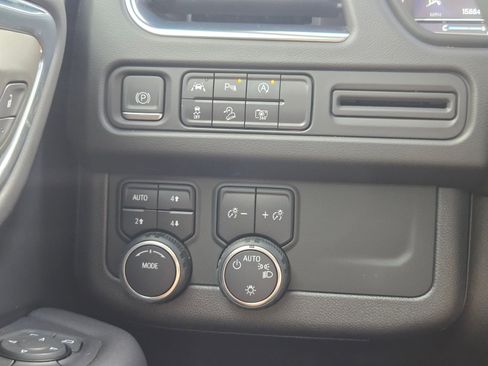 Used 2023 Chevrolet Tahoe Z71 w/ Luxury Package image 27