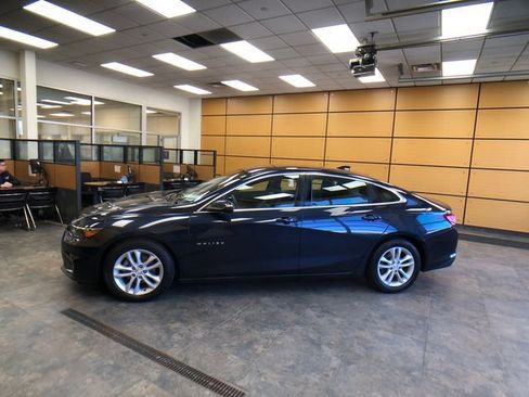 Used 2016 Chevrolet Malibu LT w/ Leather Package image 4