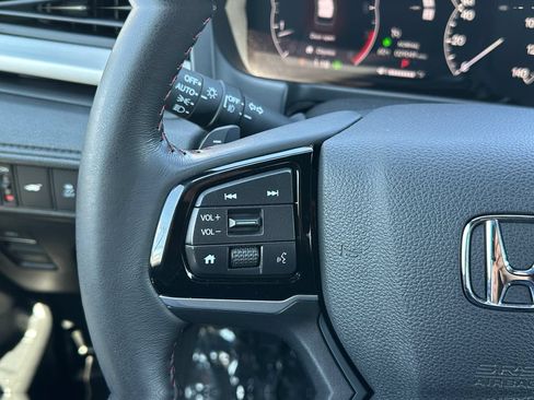 Used 2025 Honda Odyssey Sport-L image 18