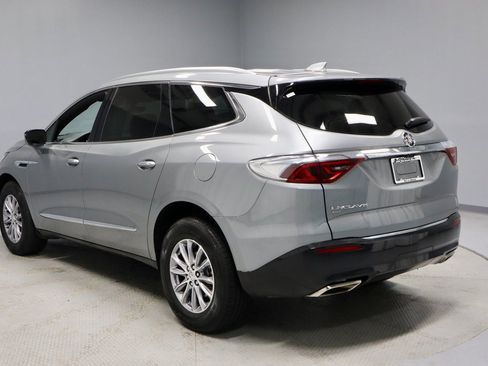 Used 2024 Buick Enclave Premium image 10
